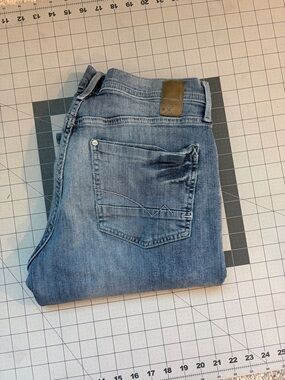 Men's Slim Blue Washed Jeans - Classic Five-Pocket Style